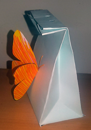 pacchettino regalo con farfalla